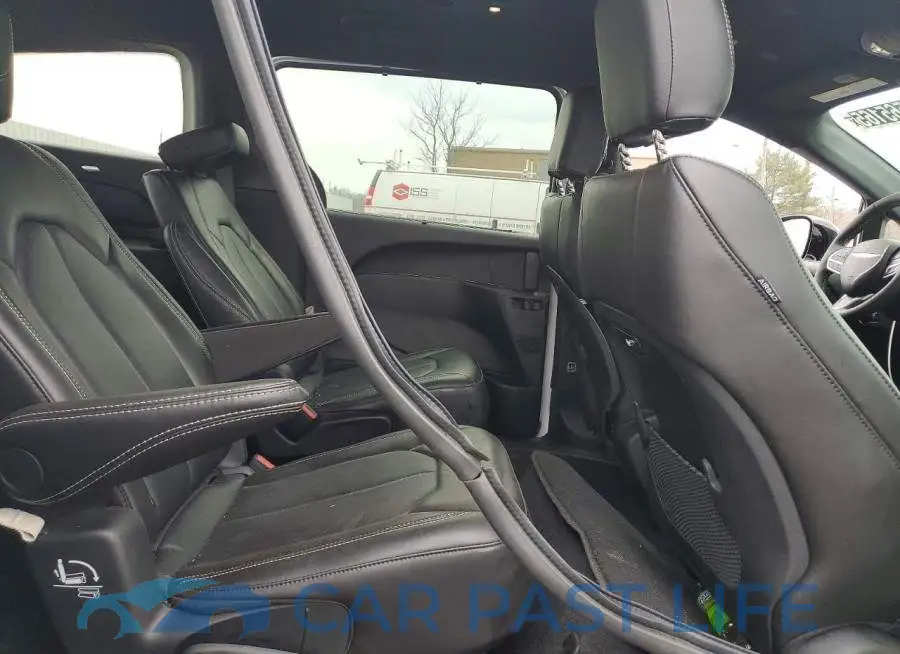 2C4RC1BG4TR201506# 11