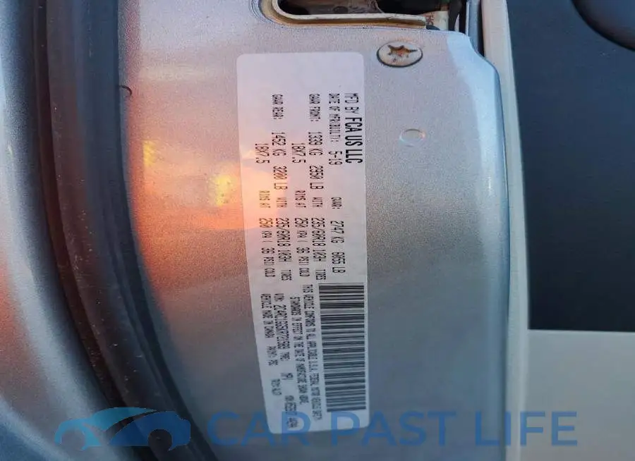 2C4RC1GG5KR721589# 13