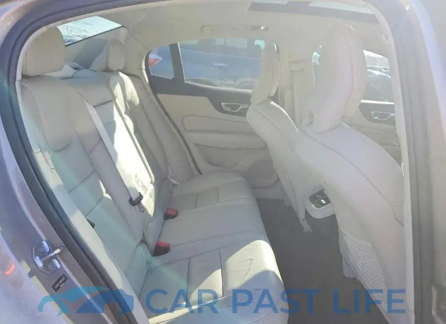 7JR102FL6MG118585# 10