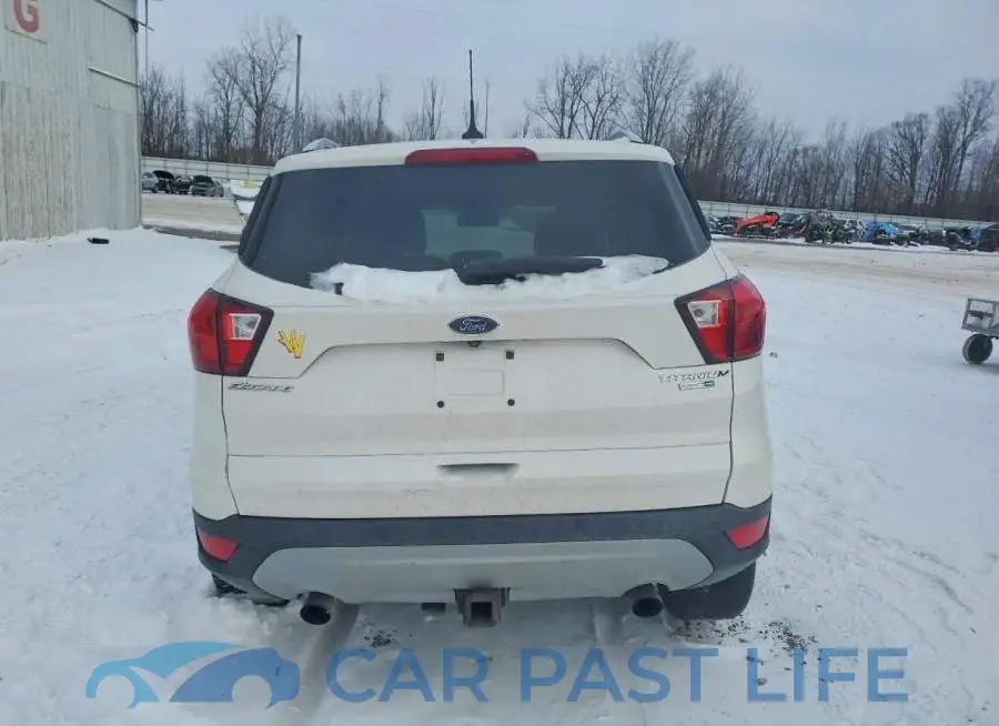 1FMCU9J96KUA15113# 6