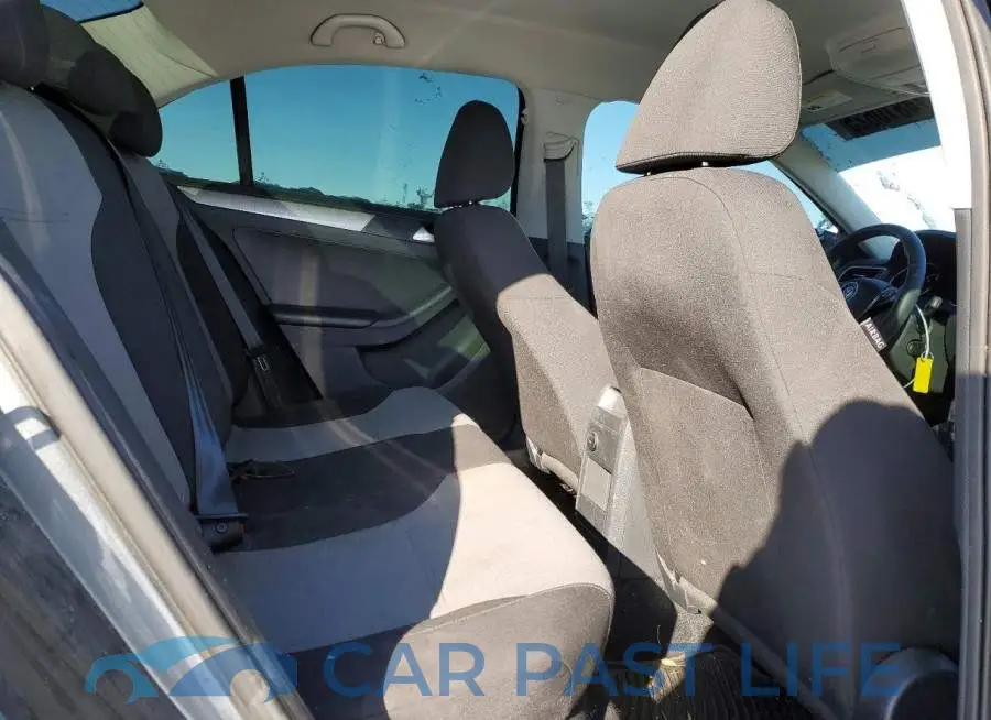 3VW2B7AJ9HM279232# 10