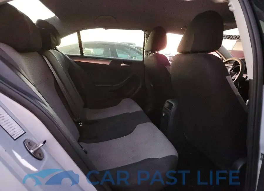 3VW2B7AJXHM317292# 10