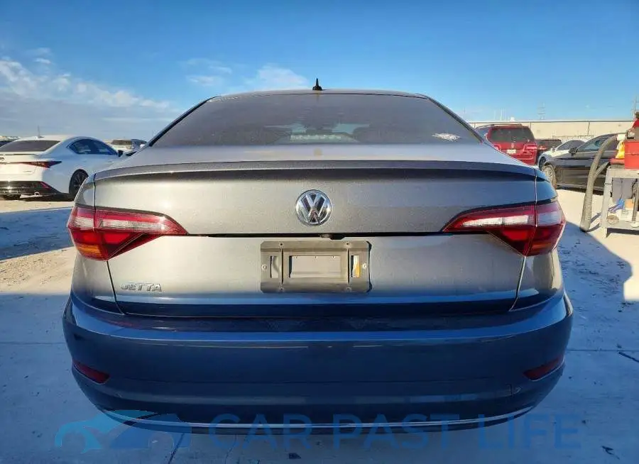 3VWCB7BU5KM158136# 5