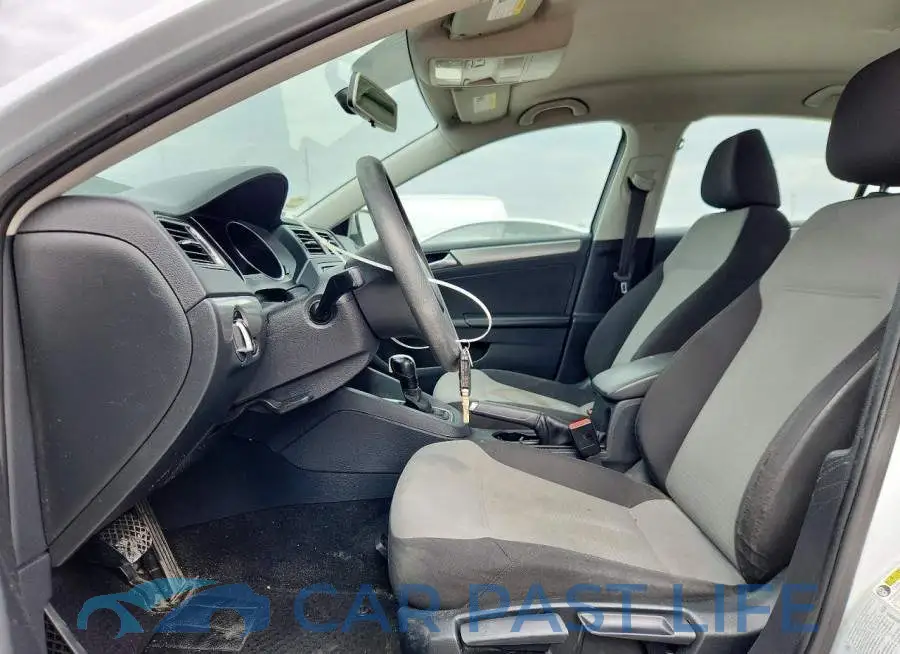3VW2B7AJ9HM347903# 7