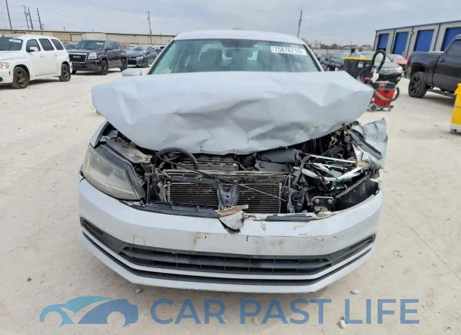3VW2B7AJ9HM347903# 5