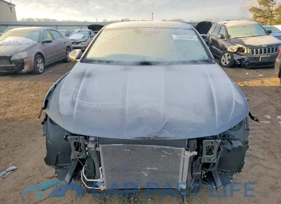3VW5X7BU3SM103209# 5