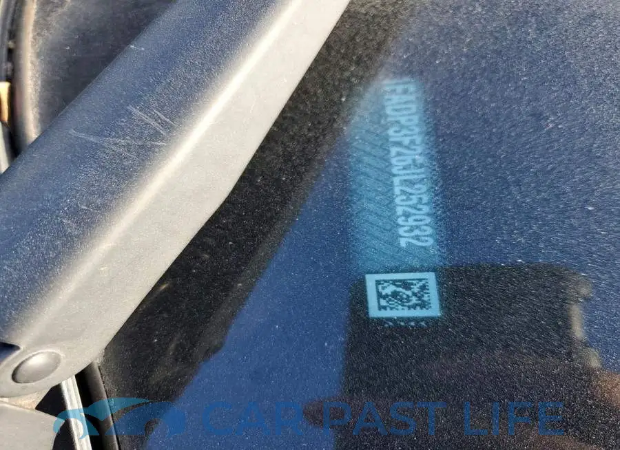 1FADP3F26JL252932# 12