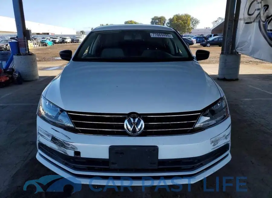 3VW2B7AJ2JM263511# 5