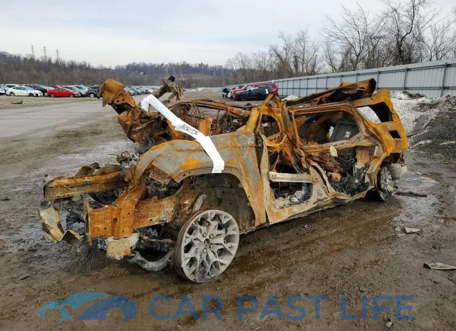 1C4RJKEG3P8861562# 1