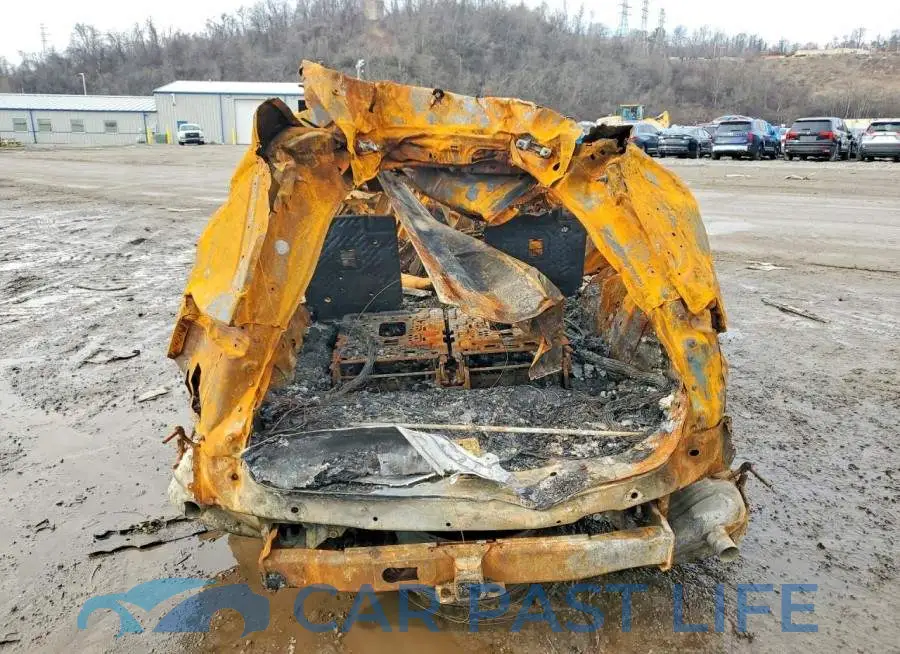 1C4RJKEG3P8861562# 6