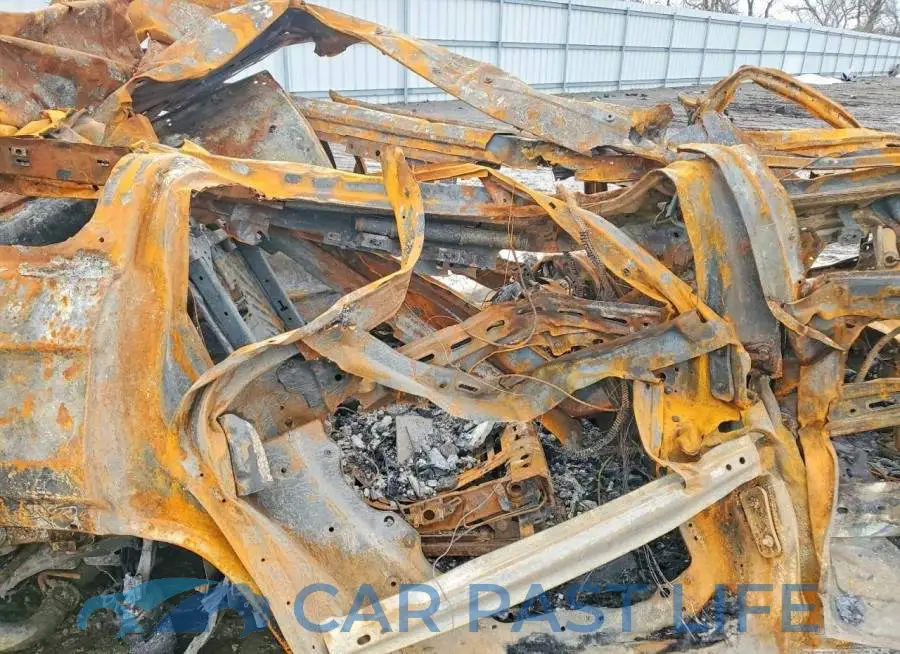 1C4RJKEG3P8861562# 11