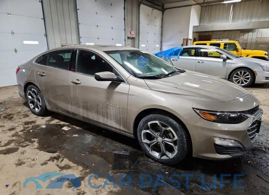 1G1ZD5ST2RF230142# 4
