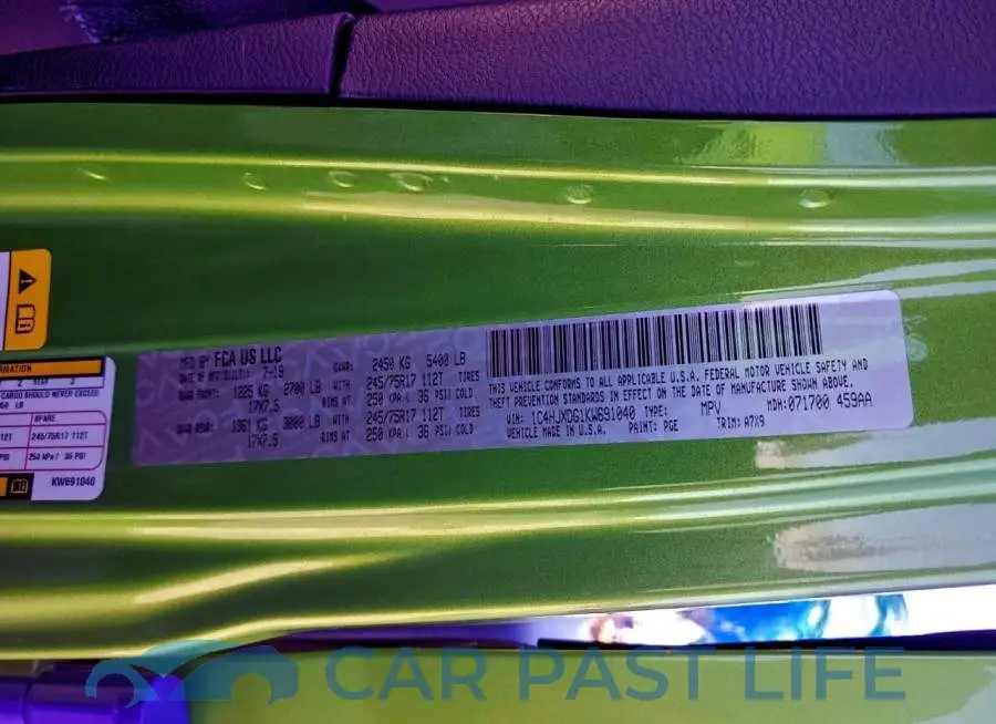 1C4HJXDG1KW691040# 14