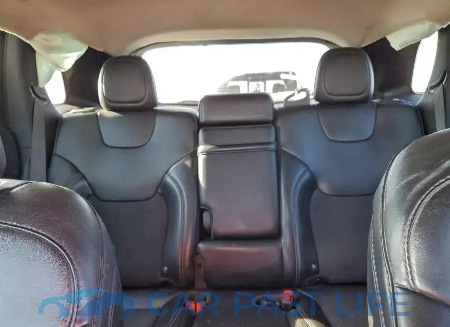 1C4PJLLB5KD154760# 10