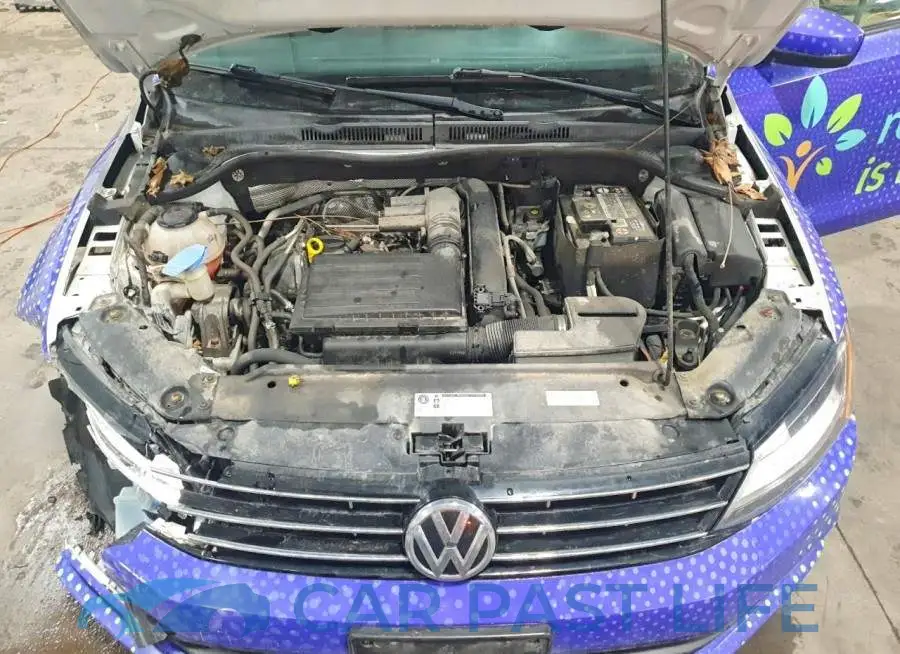 3VW2B7AJ7JM262144# 11