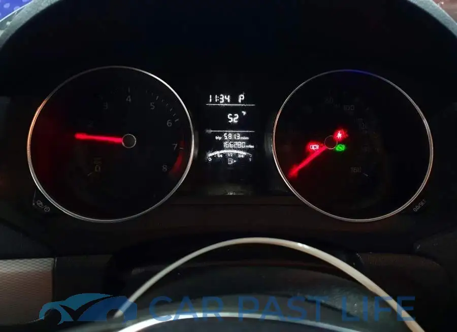 3VW2B7AJ7JM262144# 9