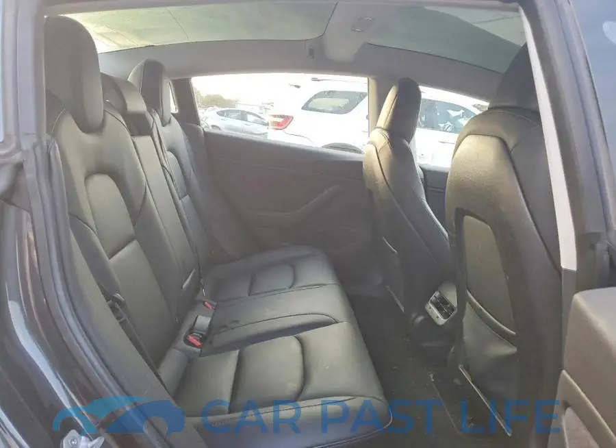 5YJ3E1EB5JF121186# 10