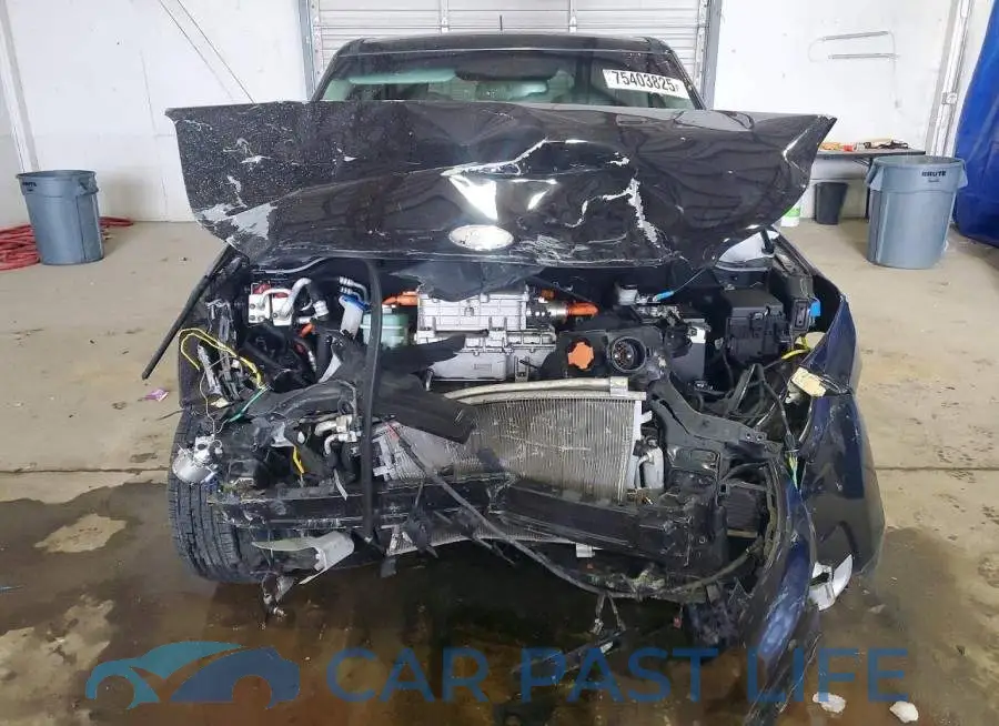 KNDJX3AE8H7021502# 5