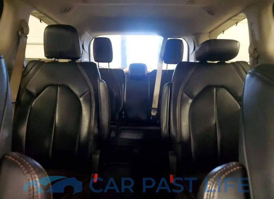 2C4RC1EG4HR515594# 10