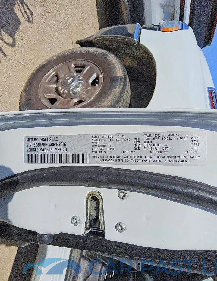 3C6UR5HL4RG142046# 13