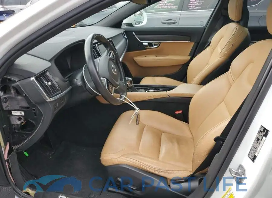 YV4A22NL9J1030068# 7