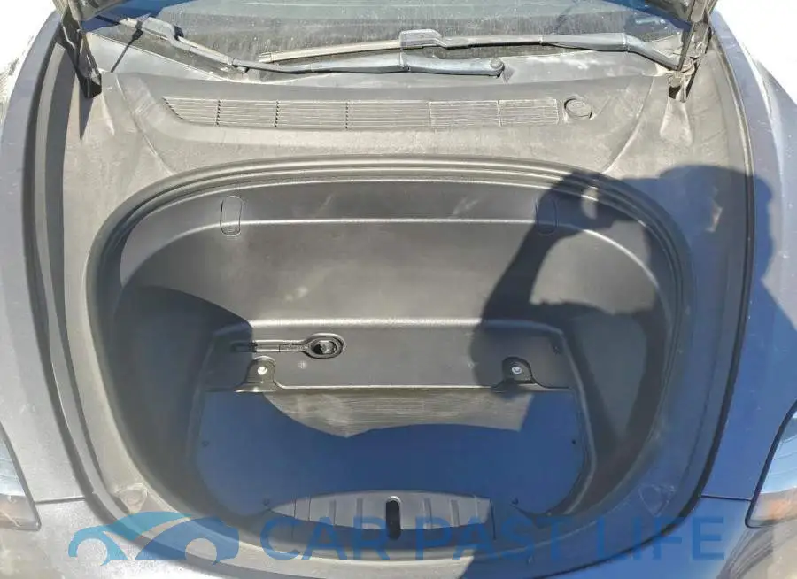 5YJ3E1EA6JF169075# 11