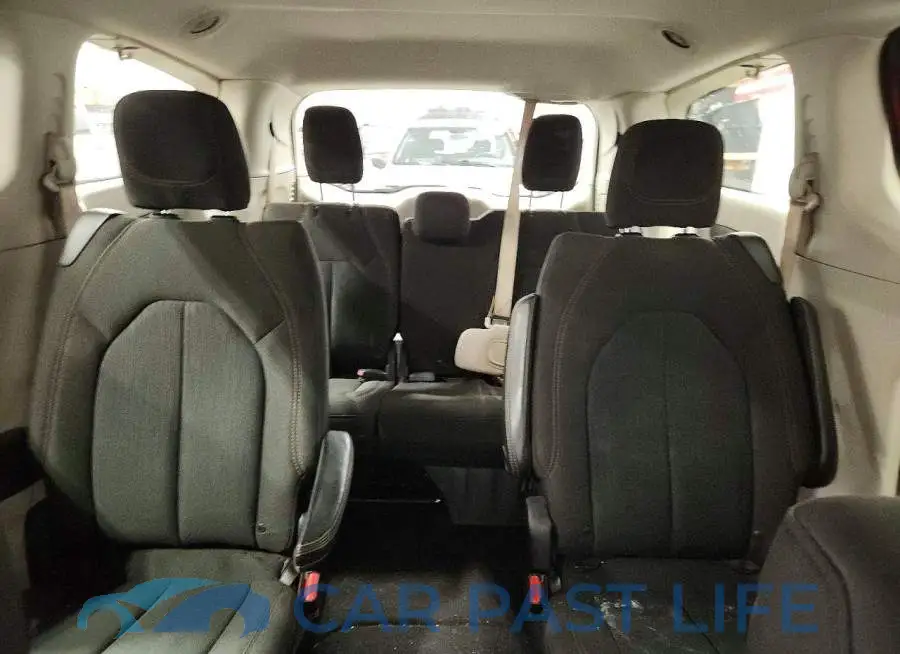 2C4RC1CG4JR130061# 10