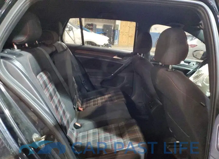 3VW5T7AU5LM002588# 11