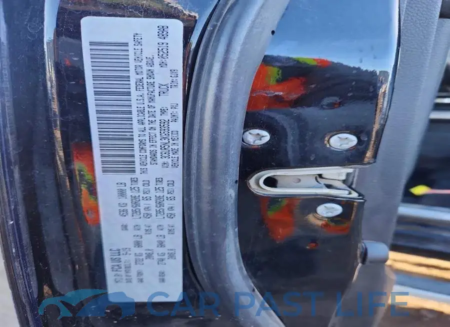 3C6UR5NL3KG593592# 12