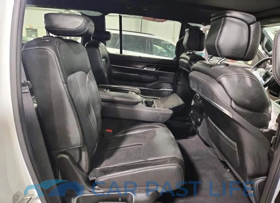 1C4SJVEJ7PS570435# 11