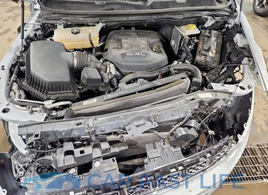 1C4SJVEJ7PS570435# 12