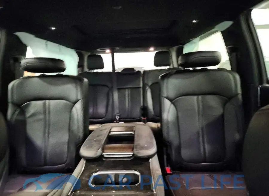 1C4SJVEJ7PS570435# 10