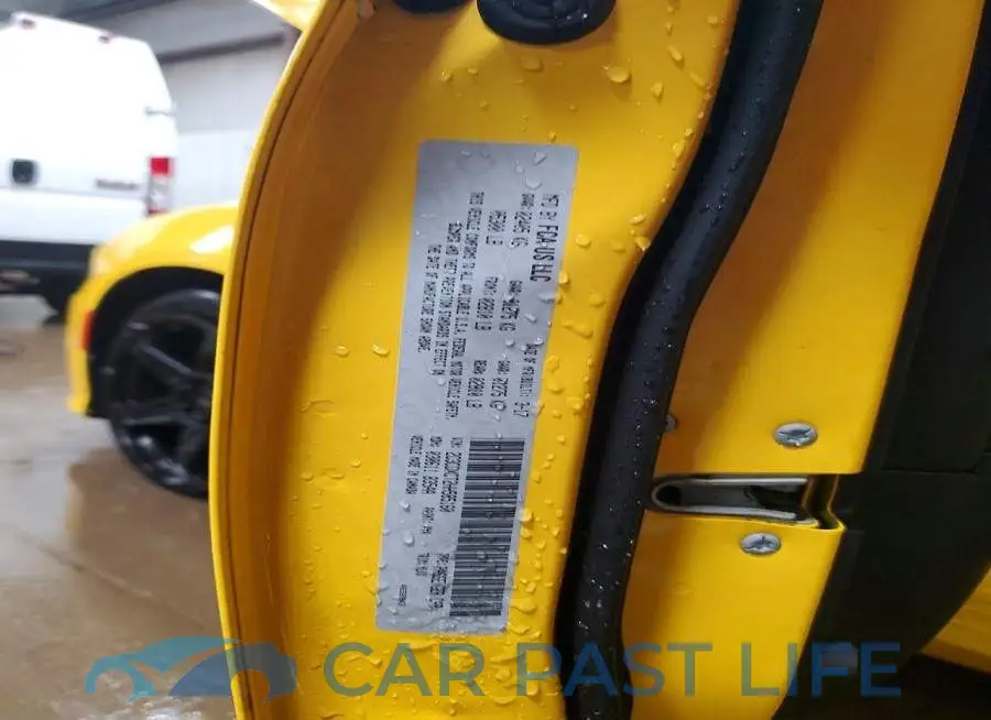 2C3CDXCT2HH585160# 12