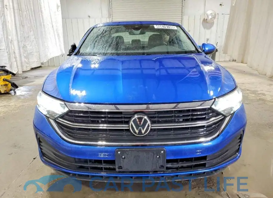 3VWEM7BU3RM015098# 5