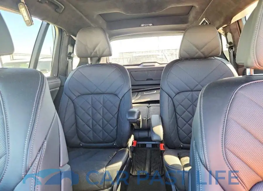 5UX23EM09R9S73047# 10