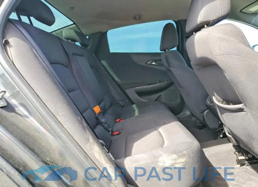 1G1ZD5ST5JF110999# 10