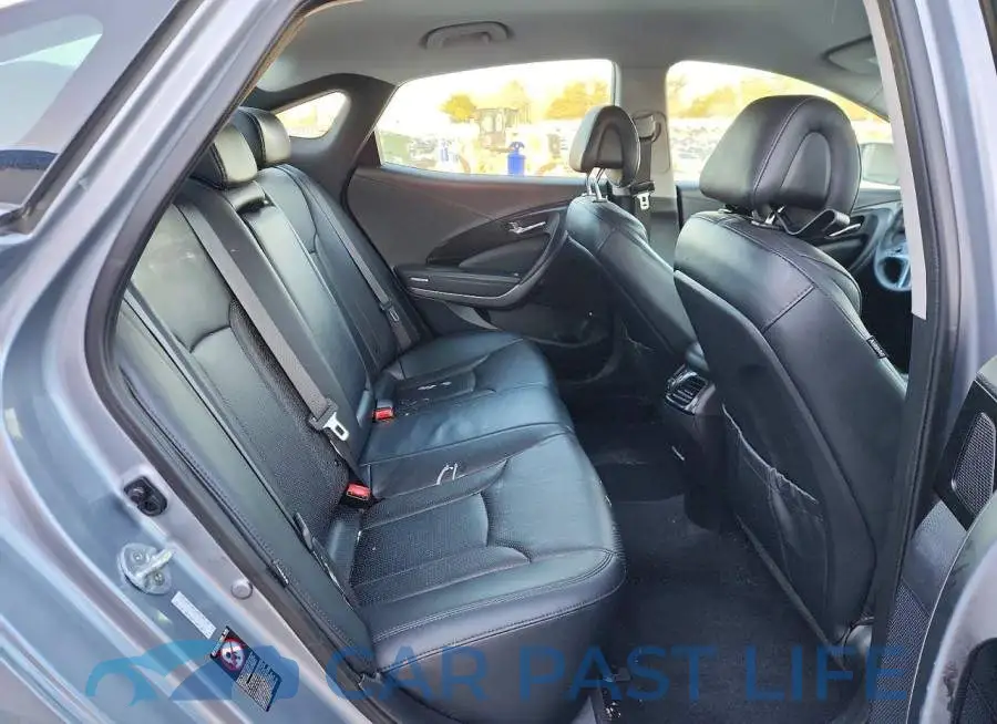 KMHFG4JG7HA572631# 10