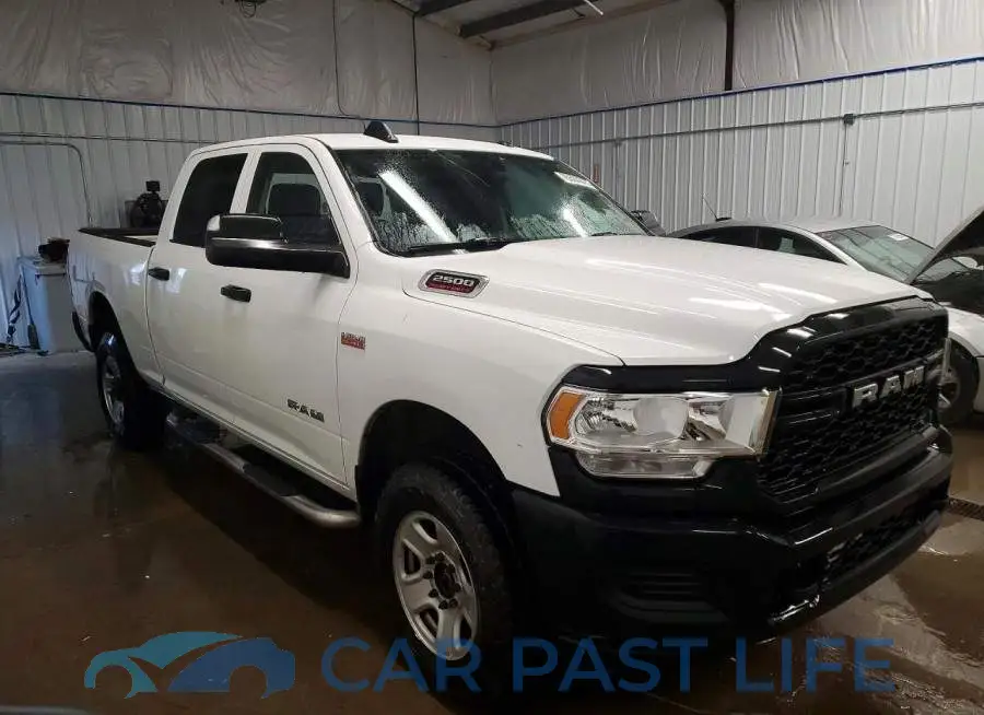 3C6UR5CJ4KG529496# 4