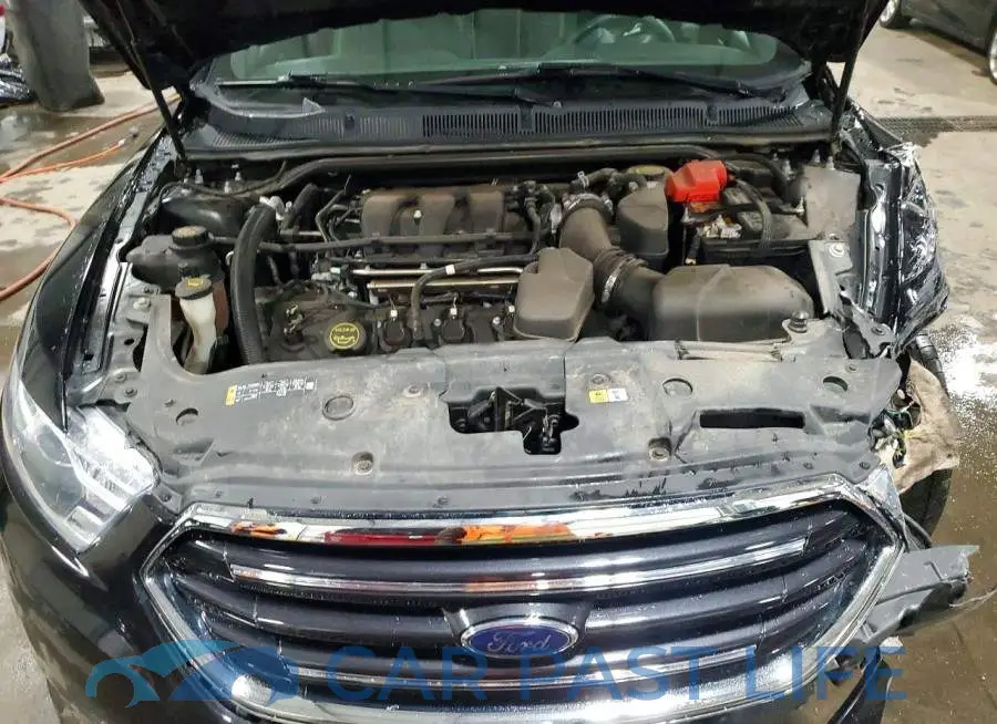 1FAHP2F82KG108577# 11