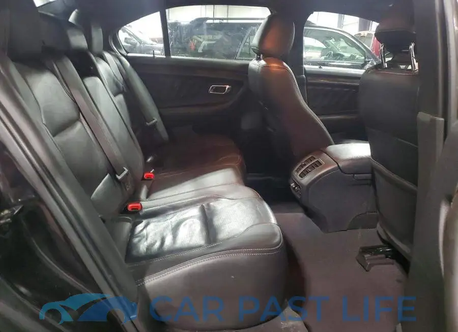 1FAHP2F82KG108577# 10