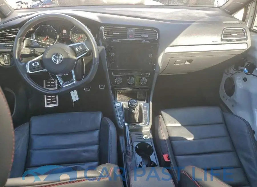 3VW5T7AU2MM009578# 8