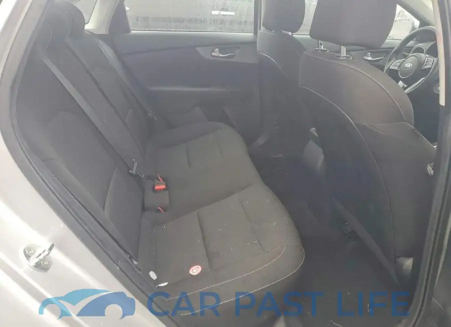 3KPF24AD5ME328590# 10