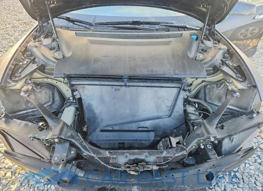 5YJSA1E22LF352248# 11