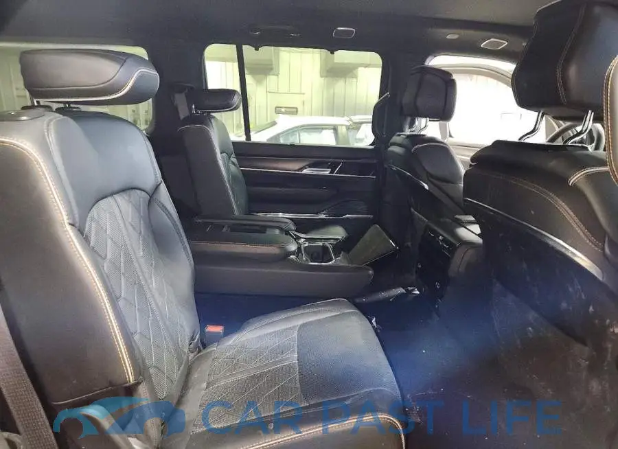 1C4SJSGP2RS158748# 11