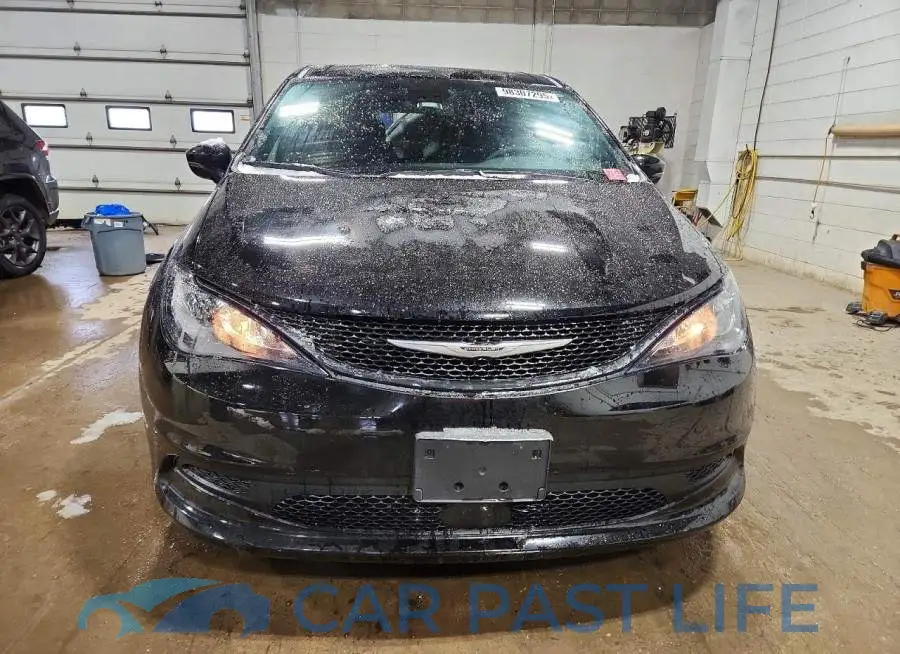 2C4RC1CG7SR610256# 5