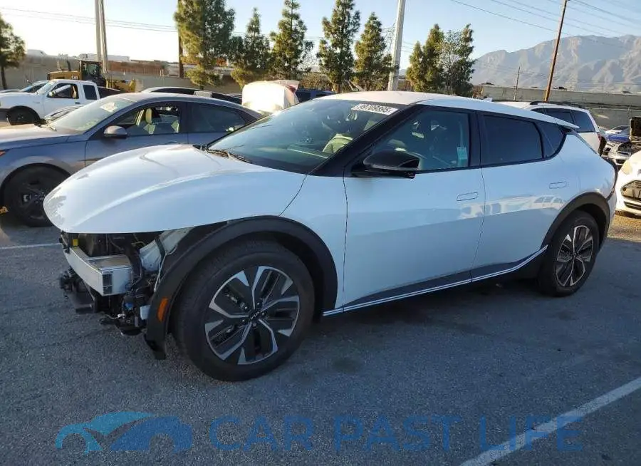 KNDC34LA2R5224869# 1