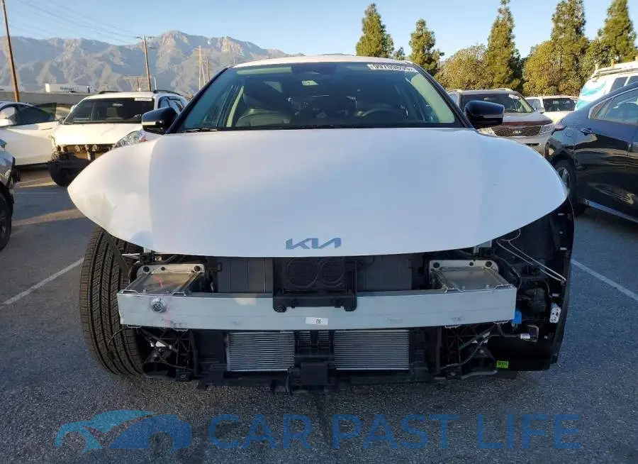 KNDC34LA2R5224869# 5