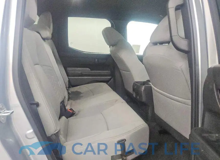 3TYLB5JN5ST065557# 10