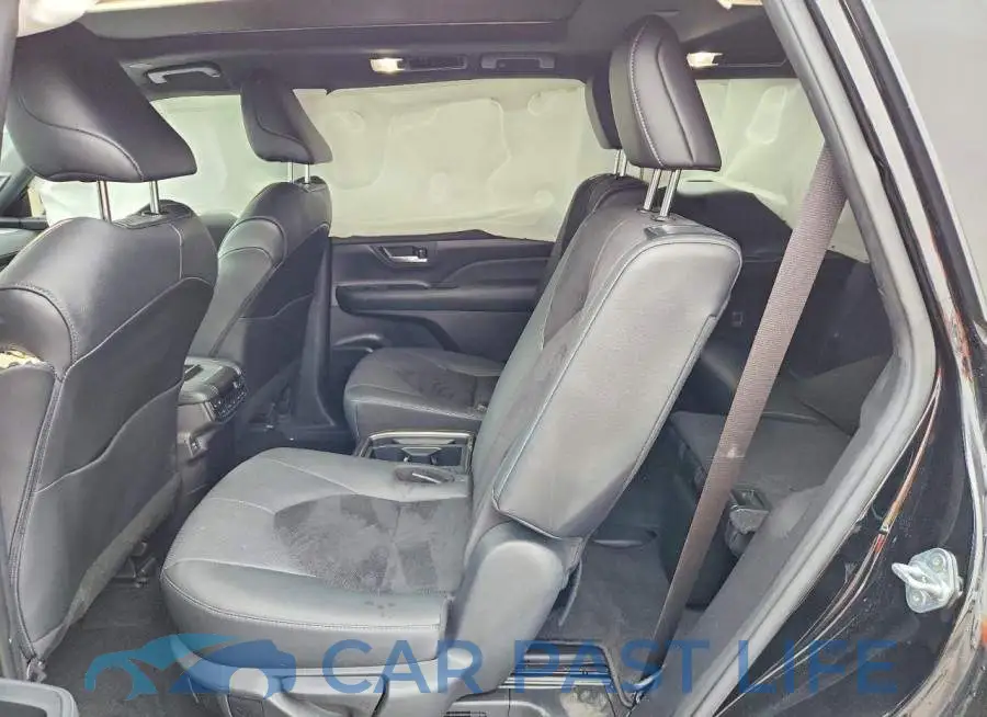 5TDADAB5XRS006633# 11