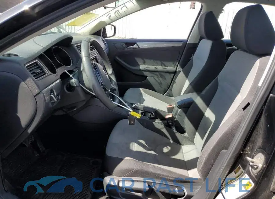 3VW2B7AJ8HM213173# 7